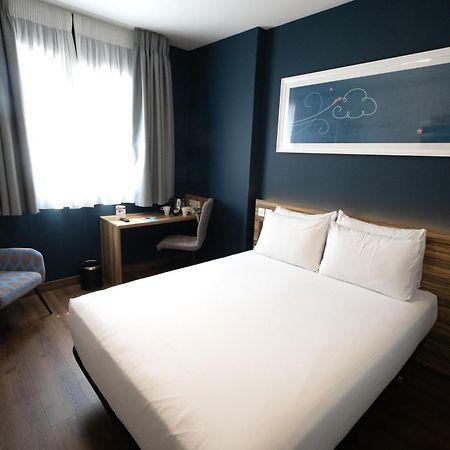 Travelodge Madrid Metropolitano Oda fotoğraf